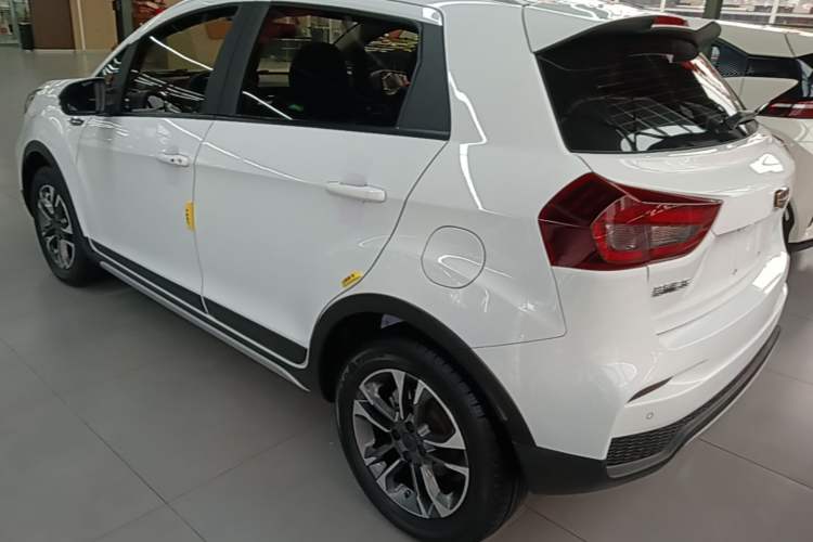 Used Geely Auto Vision X3 2019 Upgraded Model 1.5L CVT Elite Version
