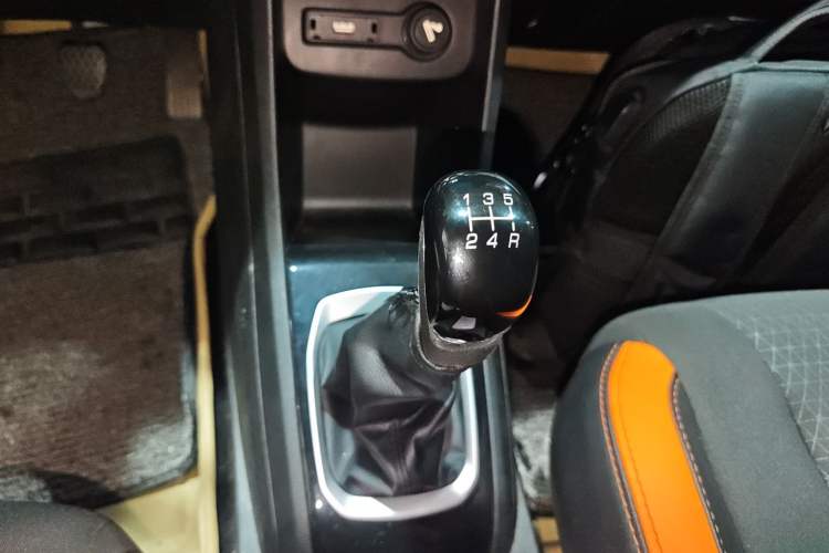 Used Baojun 310 2016 1.2L Manual Fashionable Edition