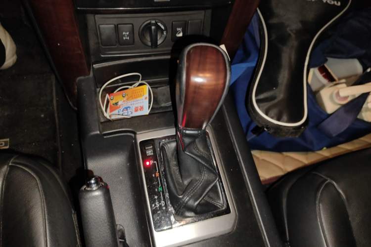 Used Toyota Prado 2016 3.5L Automatic TX-L Gear Lever