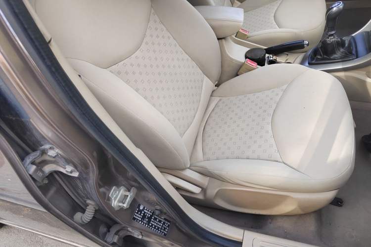 Used Baojun 630 2014 1.5L manual standard version
