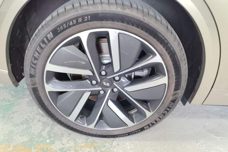 Used Li Auto L9 2022 Max model