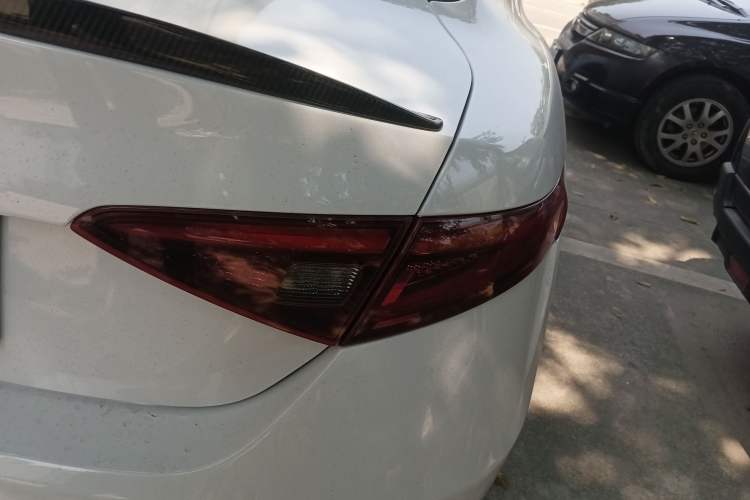 Used Alfa Romeo Giulia 2017 2.0T 280HP Luxury Edition
