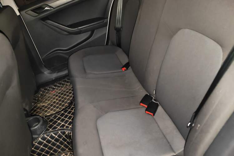 Used Volkswagen Jetta 2015 Value Edition 1.6L Automatic Fashion Version
