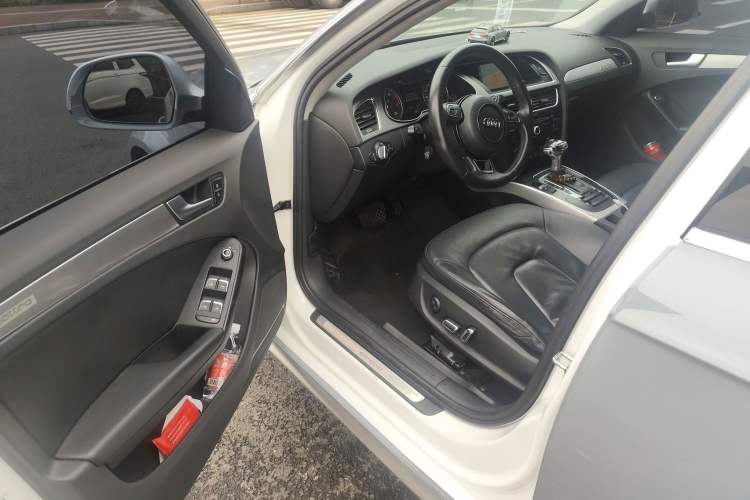 Used Audi A4 2013 40 TFSI allroad quattro Comfort model
