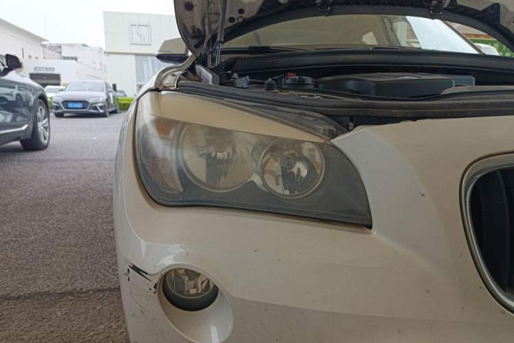 Used BMW X1 2015 sDrive18i Fashion Upgrade Edition Right Front Headlight