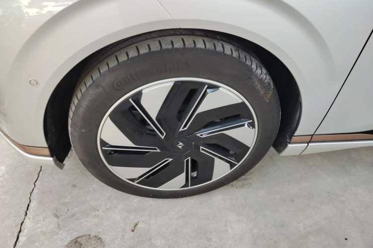 Used Dongfeng eπ eπ008 2024 210Max Range-Extended Version 6 Seats
