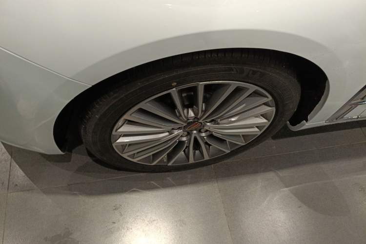 Used Hongqi H9 2020 2.0T Smart Connect Flagship Edition Left Front Wheel Hub