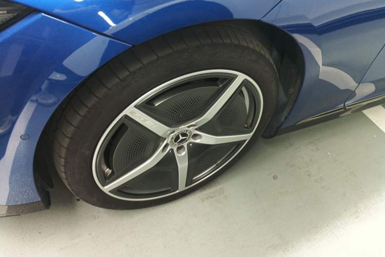 Used Mercedes-Benz EQE 2022 350 First Edition Special Version Left Front Wheel Hub