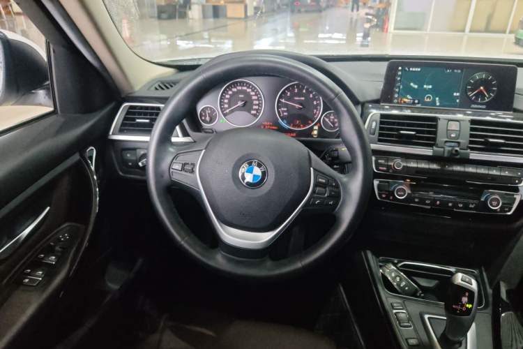 Used BMW 3 Series 2019 320Li Fashion Model Steering Wheel