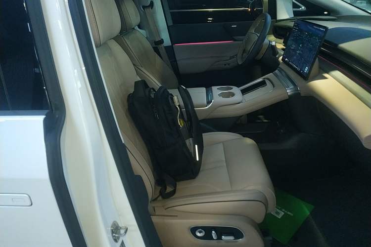 Used XPeng X9 2025 740 Ultra-Long Range Max