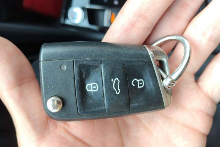 Used Volkswagen Tiguan L 2019 330TSI Automatic Two-Wheel Drive Panoramic Comfort Edition China V Standard Vehicle Key