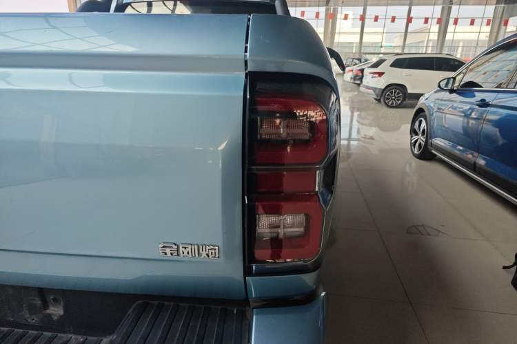 Used Great Wall King Kong Poer 2022 2.0T Manual Diesel Two-Wheel Drive Elite Version with Long Bed GW4D20M Exterior 3