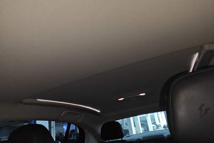 Used Hongqi E-QM5 2022 431 km Charge & Enjoy Edition Headliner