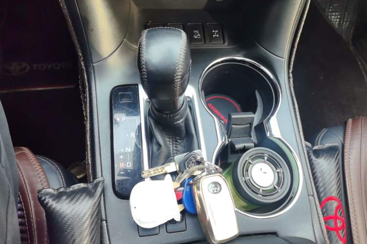 Used Toyota Highlander 2018 2.0T Four-Wheel Drive Prestige Version 7 Seats China VI Standard