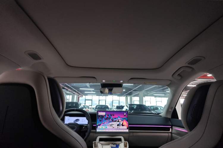 Used Lynk & Co 07 2024 EM-P 126 Long-Range Halo