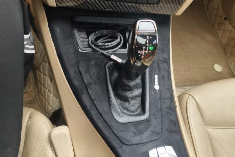 Used BMW 3 Series 2010 320i Luxury Model
