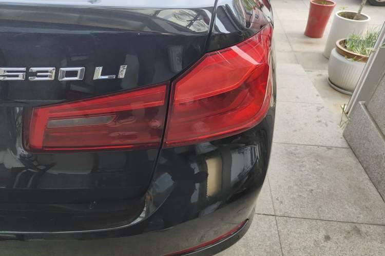 Used BMW 5 Series 2019 Facelifted 530Li Luxury Edition Premium Package
