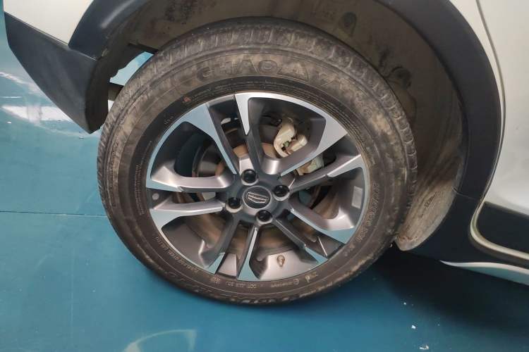 Used Geely Auto Vision X3 2020 1.5L CVT Elite Edition Right Rear Wheel Hub