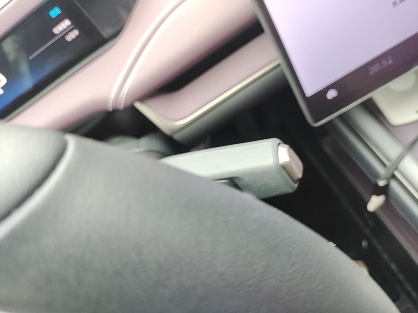 Xiaomi Auto SU7 2024 Rear-Drive Ultra-Long Range Advanced Pro-Level Intelligent Driving Version — снимка 16