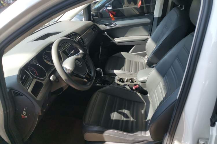 Used Volkswagen Touran 2018 Volkswagen Touran L 280TSI DSG Comfort Edition 7 Seats China V Emission Standard Left Front Seat