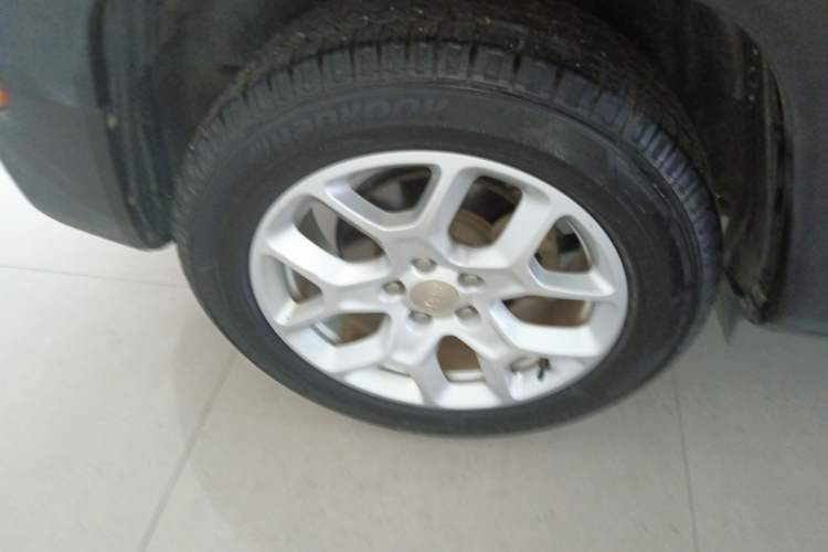 Used Jeep Renegade 2017 180T Automatic High-Energy Version Exterior 5