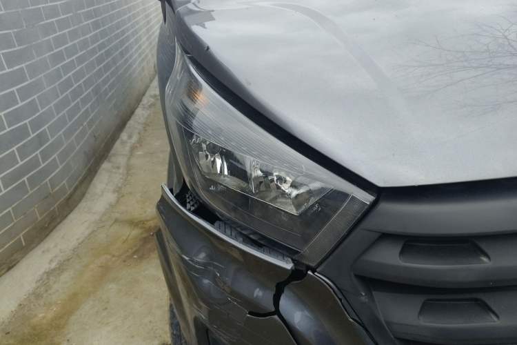 Used Jinbei Gold Hiace 2021 1.5L Passenger Van Travel Lion 6-Seater Right Front Headlight