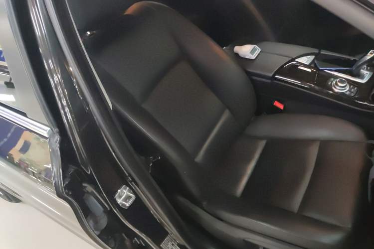 Used BMW 5 Series 2014 525Li Leading Model