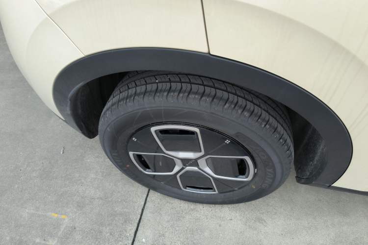 Used AION UT 2025 330 Starlight Edition
