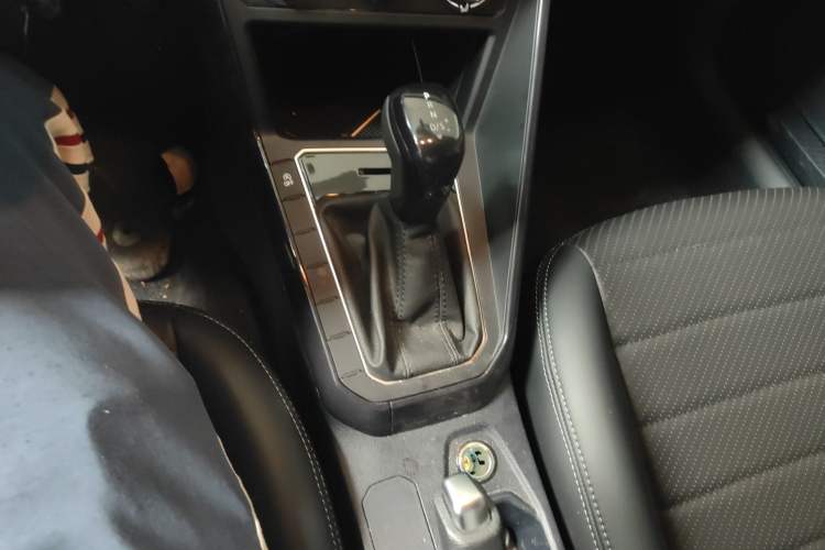 Used Volkswagen Lavida 2023 New Sharp 1.5L Automatic Excellent New Edition
