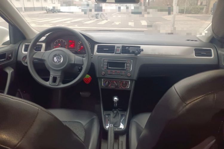 Used Volkswagen Santana 2013 1.6L Automatic Comfort Edition Center Console