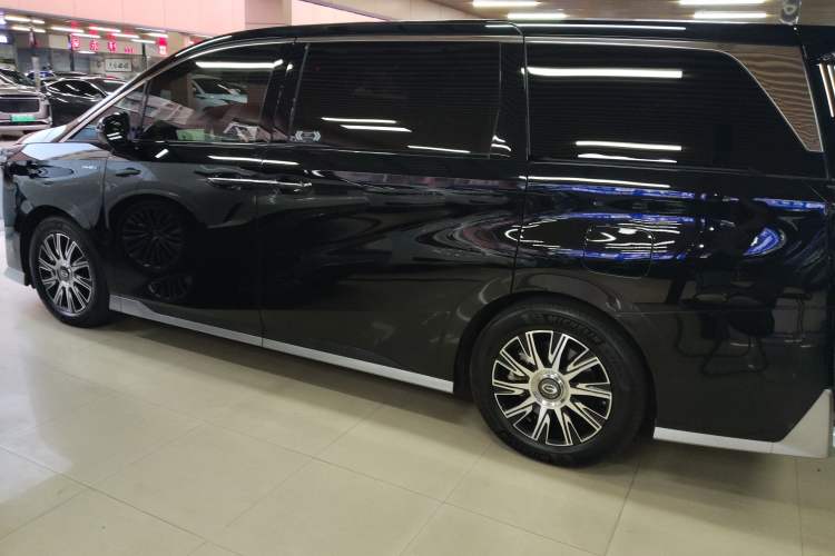 Used GAC Trumpchi E9 2025 E9 Superfast Charging Deluxe Edition