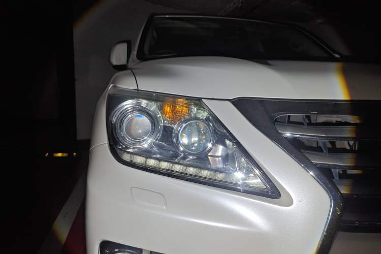 Used Lexus LX 2012 570
