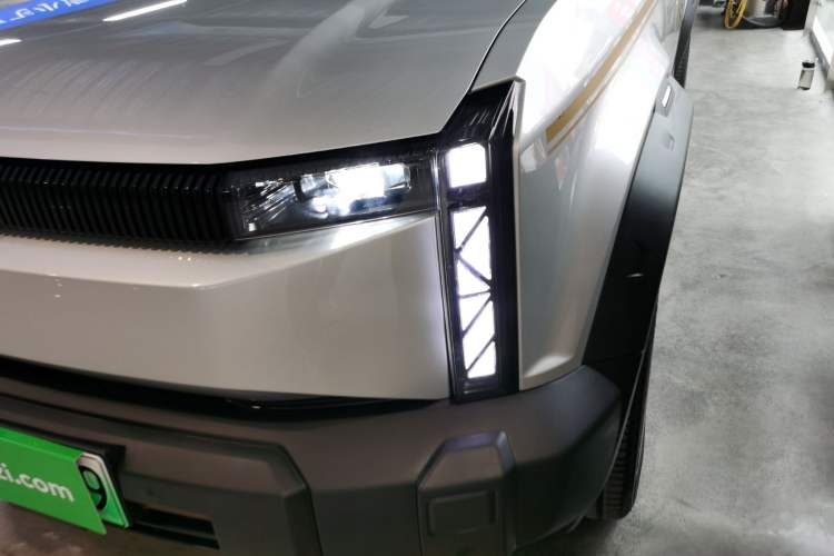 Used iCAR 03 2024 401km Two-Wheel Drive Standard Advanced Version Left Front Headlight