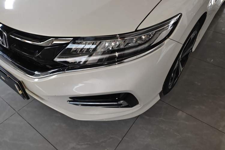 Used Honda Jade 2017 210 TURBO CVT Luxury Edition 5 Seats Left Front Headlight