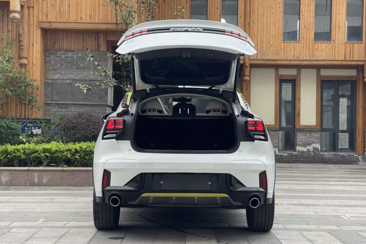 Used Lynk & Co 05 2020 2.0TD Two-Wheel Drive Shine Halo
