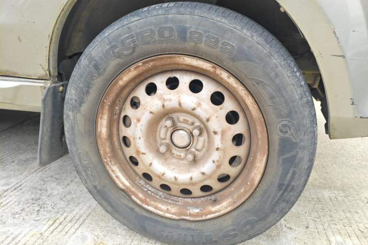 Used Jinbei New Hiace S 2018 1.6L Wealth Edition DLCG16 Right Front Wheel Hub