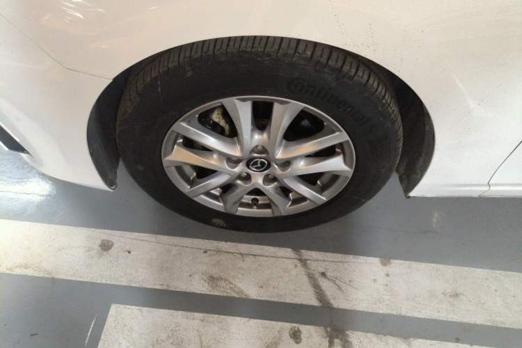 Used Mazda Mazda 3 Axela 2016 Sedan 1.5L Manual Comfort Model
