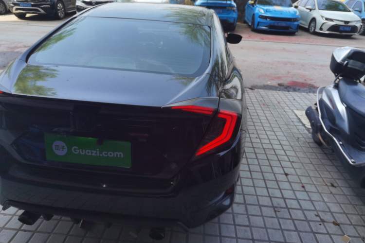 Used Honda Civic 2016 220TURBO CVT Luxury Edition
