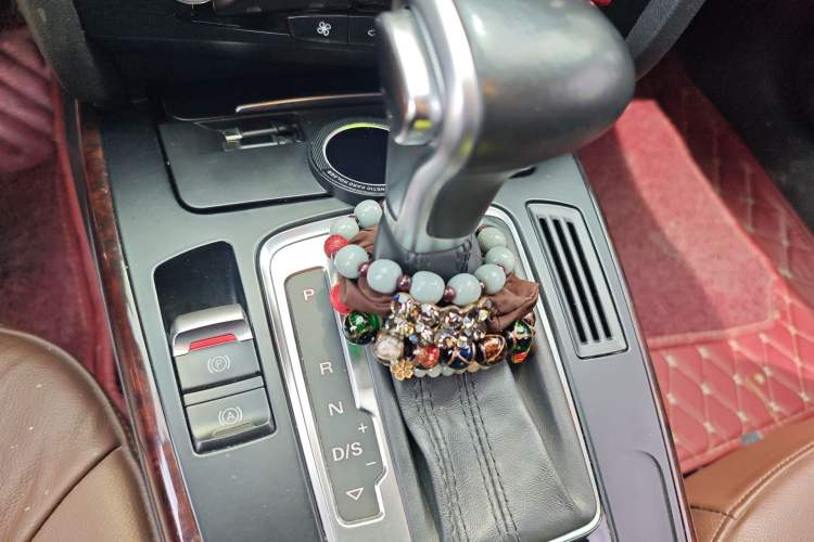 Used Audi A4L 2015 35 TFSI Automatic Comfort Model Gear Lever