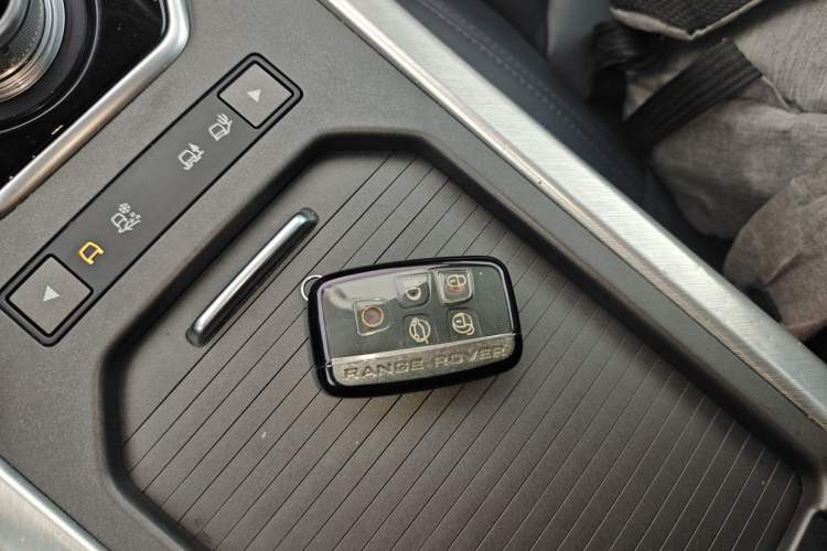 Used Land Rover Range Rover Evoque 2015 2.0T Five-Door Zhiyao Edition
