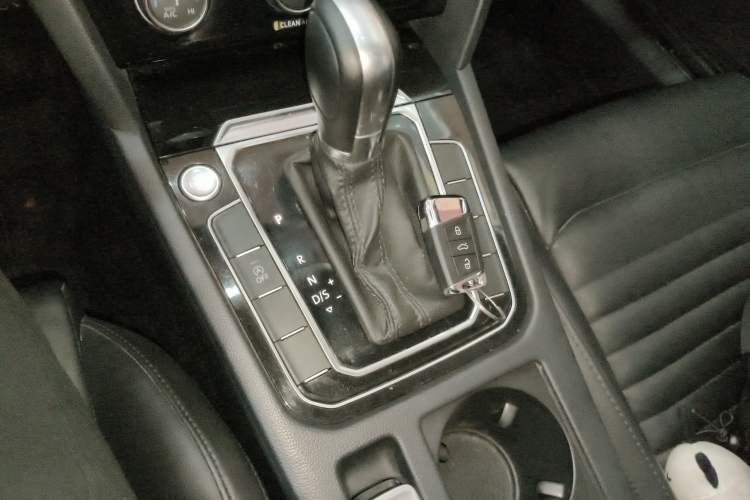 Used Volkswagen Magotan 2018 330TSI DSG Advanced Model Gear Lever
