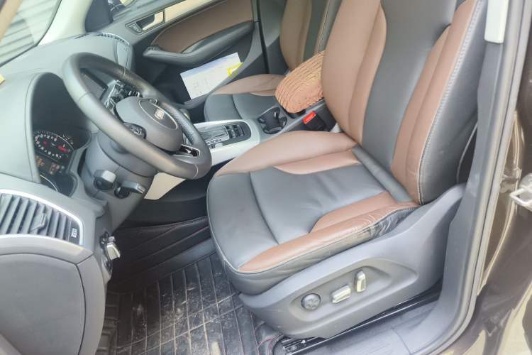 Used Audi Q5 2018 Collector's Edition 40 TFSI Technology Model
