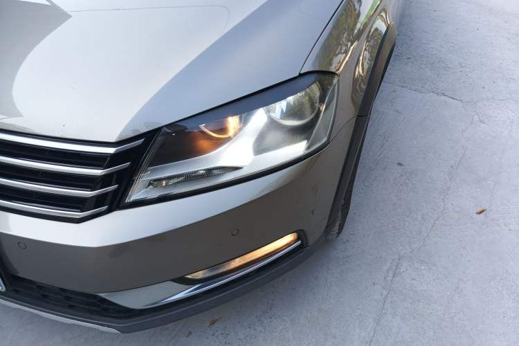 Used Volkswagen Magotan (Import) 2012 Travel Edition 2.0 TSI 4x4 Comfort Version