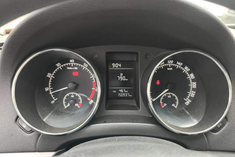Used Skoda Yeti 2014 1.4TSI Manual Explore Edition Instrument Cluster