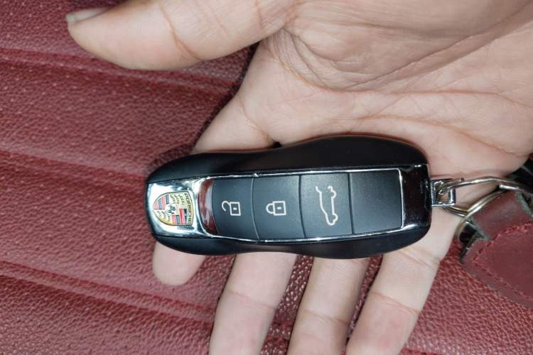 Used Porsche Macan 2022 Macan 2.0T Vehicle Key