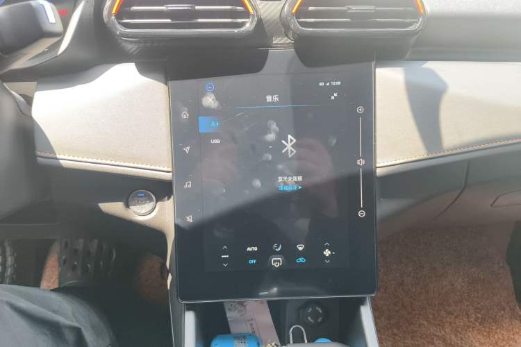 Used Dongfeng Aeolus Yixuan 2024 1.5L Automatic JingSu Edition Audio And AC Panel