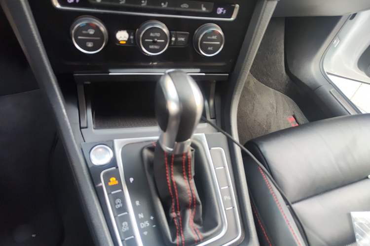 Used Volkswagen Golf GTI 2016 2.0 TSI GTI