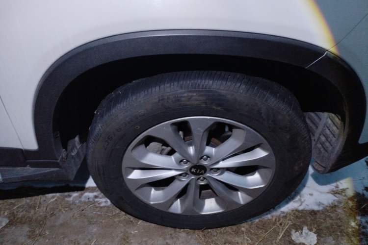 Used Kia Sorento 2013 2.4L 7-Seater Gasoline Luxury Edition China V Standard
