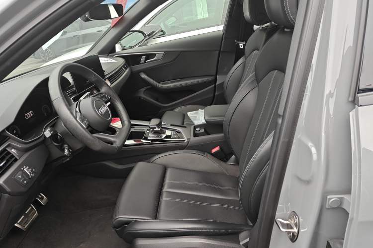 Used Audi A4L 2024 40 TFSI Luxury Dynamic Edition
