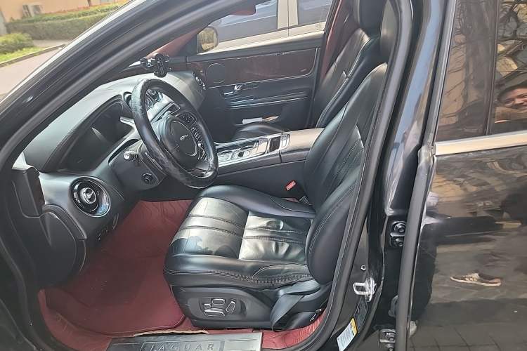 Used Jaguar XJ 2011 XJL 3.0 Panoramic Business Edition
